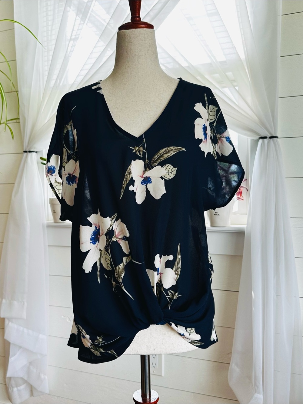 NWT West K Navy Floral Twist Front Blouse Size Small Flutter Sleeve